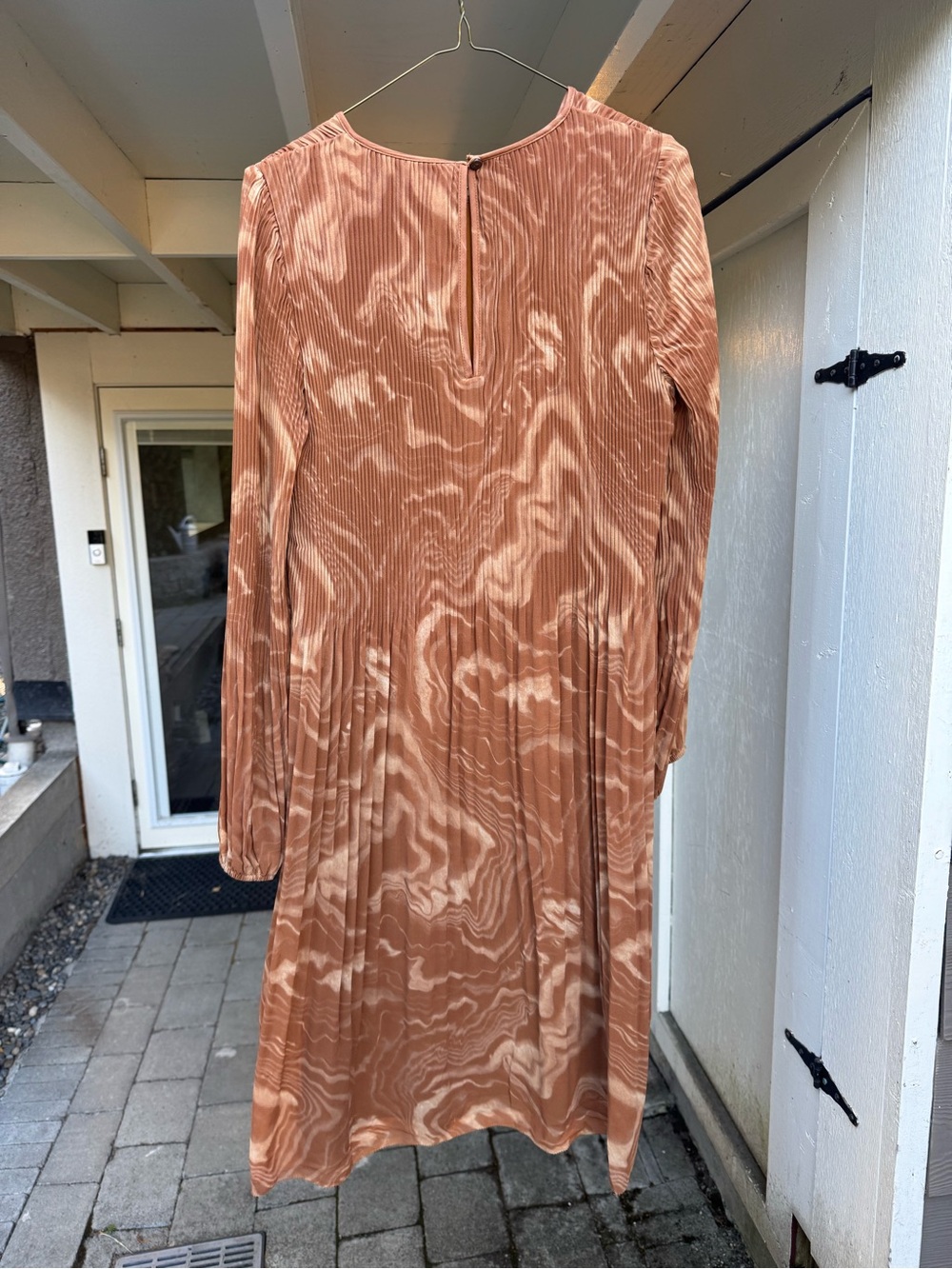 Wilfred Rust-Brown Pleated Long-Sleeve Midi Dress - Picture 5 of 7